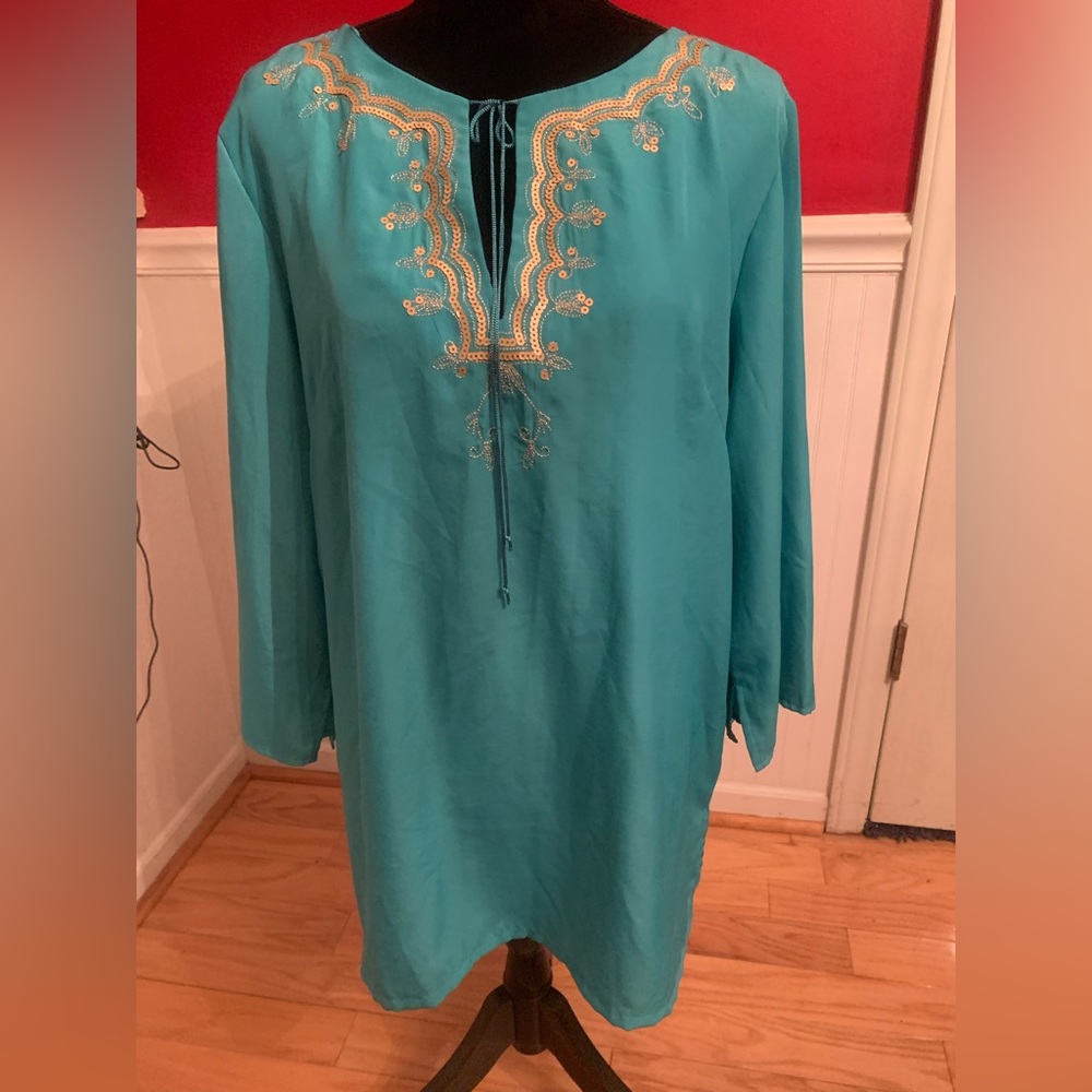 Long turquoise tunic with gold embellishments. Size XL